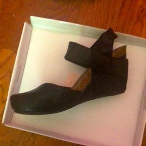 Pierre dumas size 9 black shoe